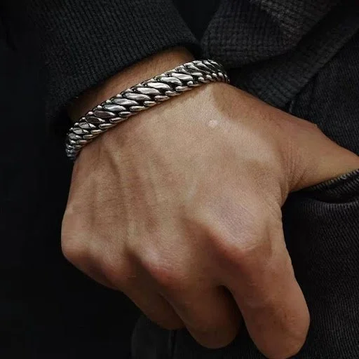 Cuff vs. Chain Bracelet: Which Holds Up Better to Daily Wear?