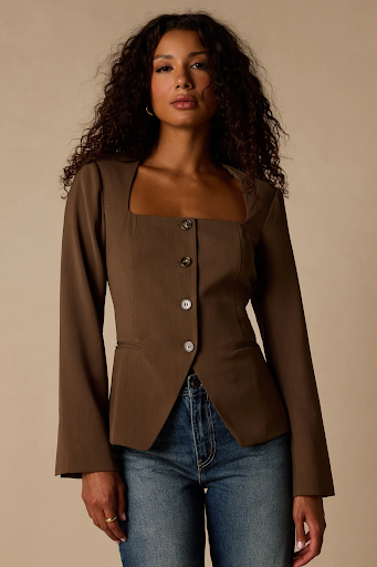 How to Build a Chic and Versatile Wardrobe with Lulus Style Essentials