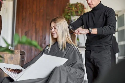 How to Choose the Right Women's Hair Salon in Chicago