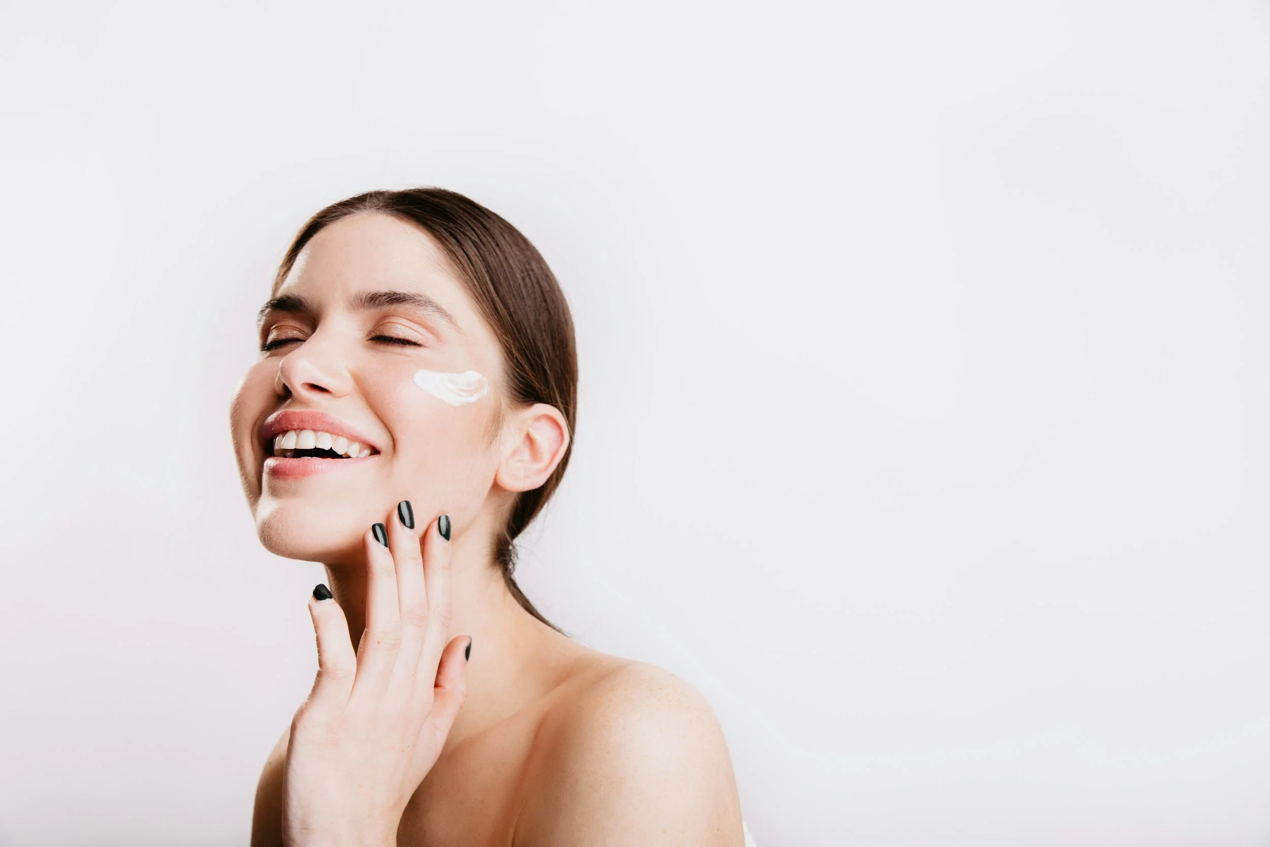 7 Tips for Finding the Right Aesthetic Clinic for Your Skincare Goals