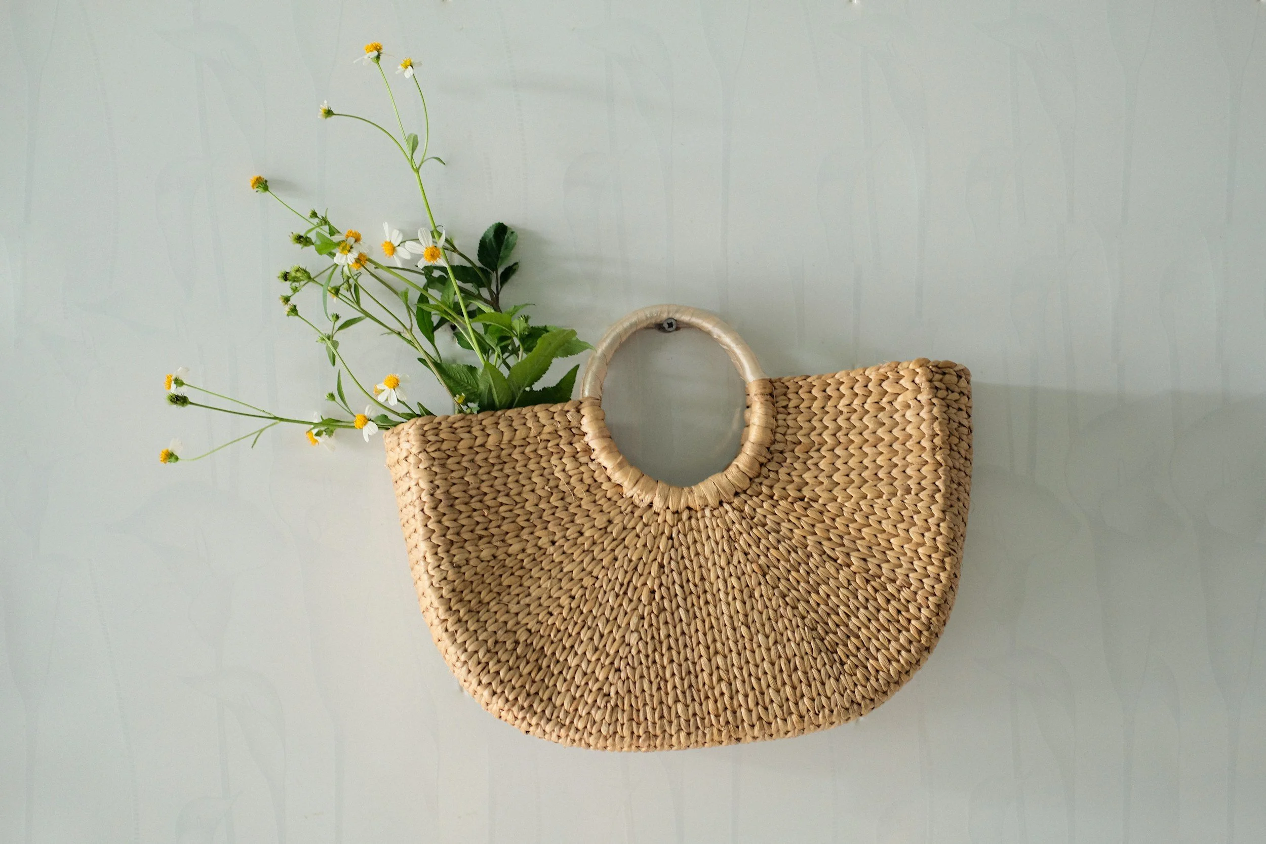 How to Implement Reusable Bags For Your Fashion Business?