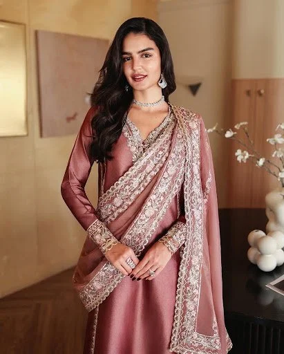Why Raw Silk Is the Best Fabric for Pakistani Formal Wear in the USA