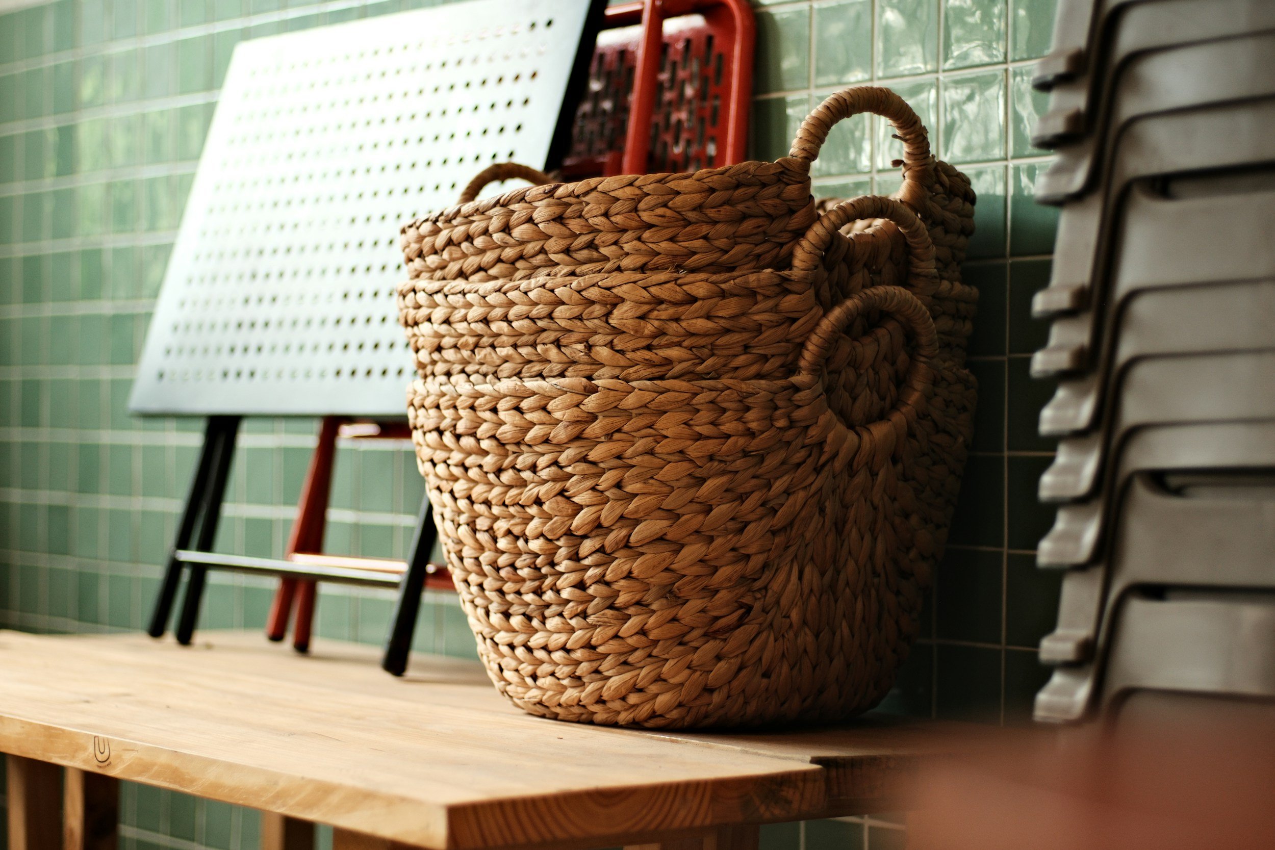 HOW TO CREATE MORE STORAGE SPACE WITHOUT MAKING YOUR HOME FEEL CROWDED