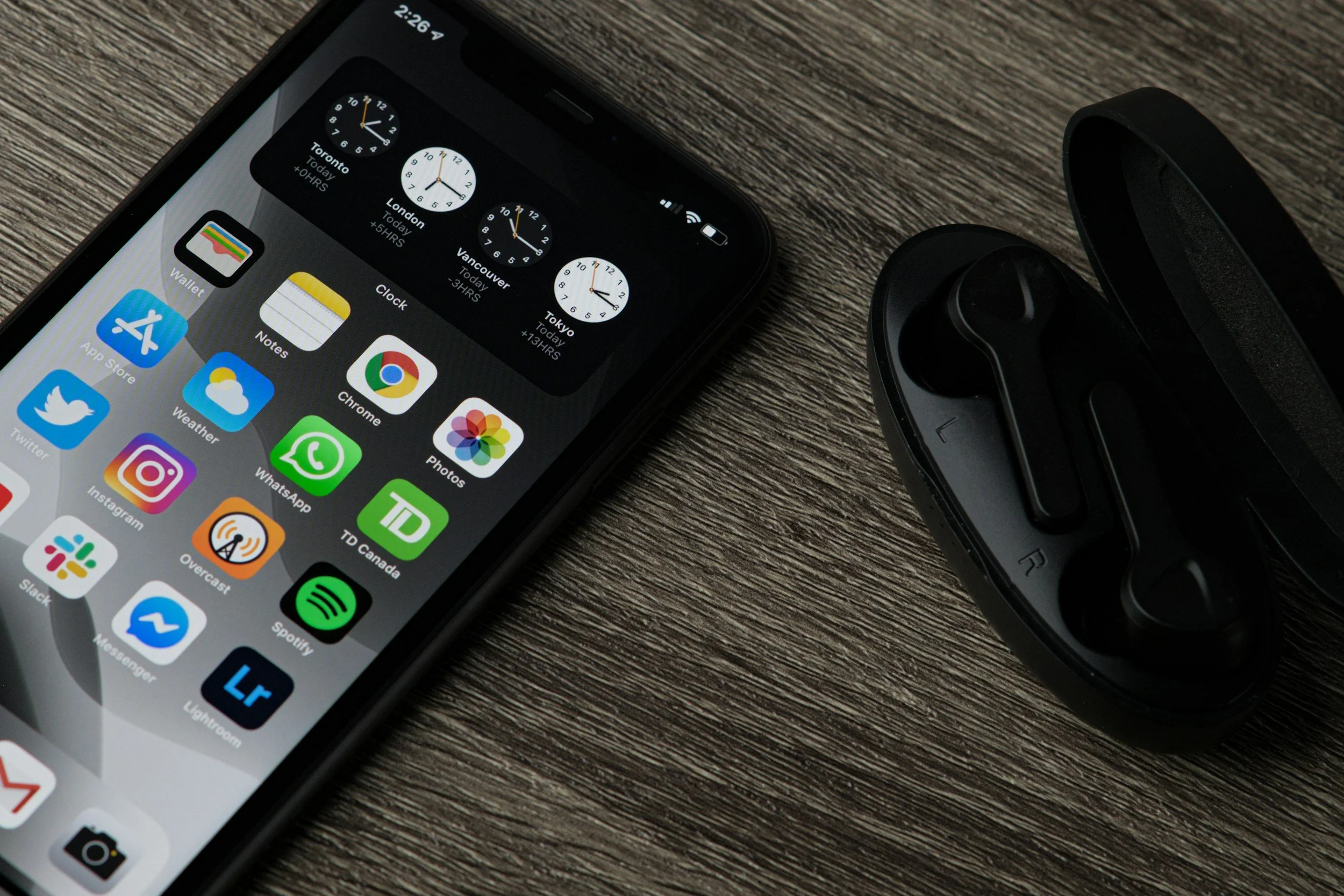 Your Wrist Is Becoming an Agent: How Agentic AI Is Reshaping Wearable Apps