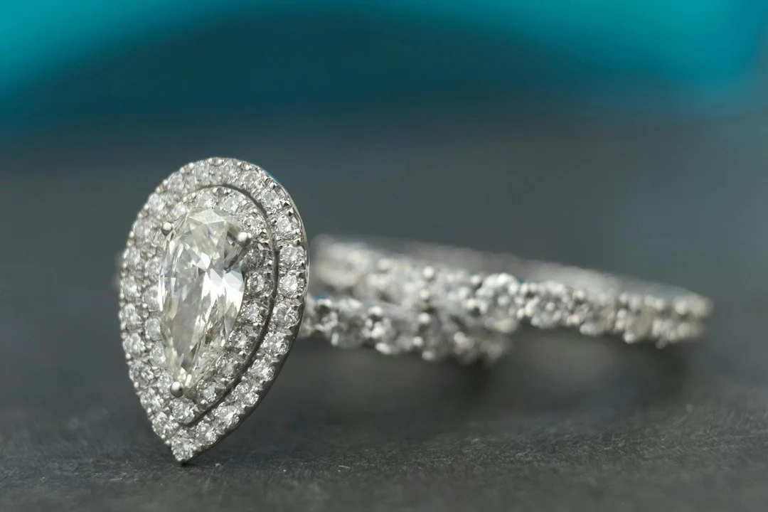 Which Way Should You Wear a Pear-Shaped Ring?