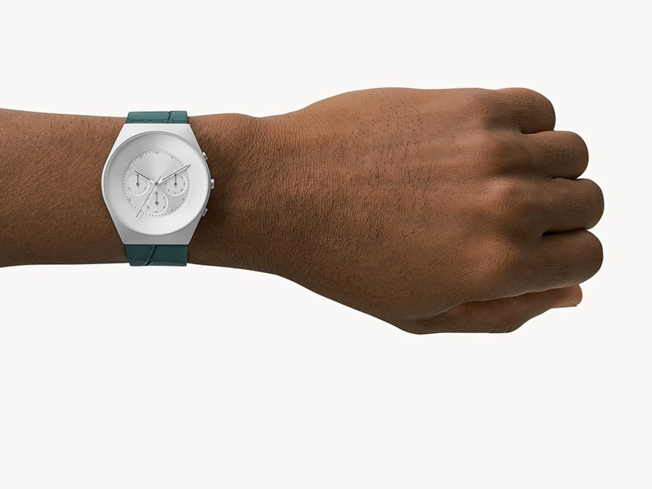 Smart Back-To-School Accessories For Men To Update Their Fall Season Style