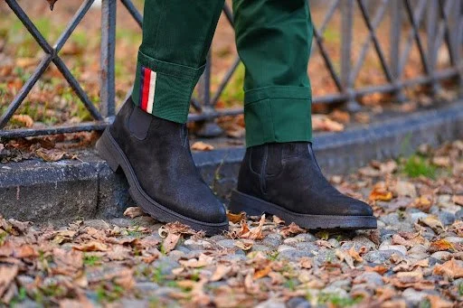 Elevator shoes - Height and Perception