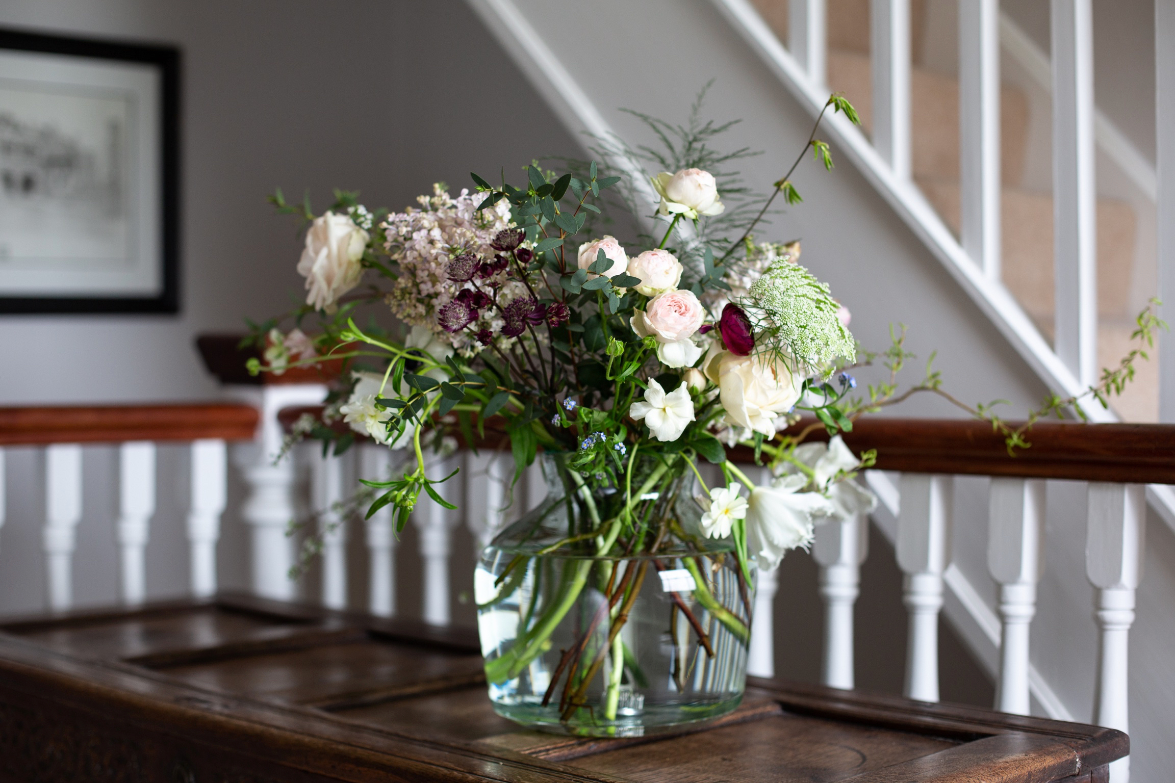 Linkhurst (JK) vase and bannister.jpg