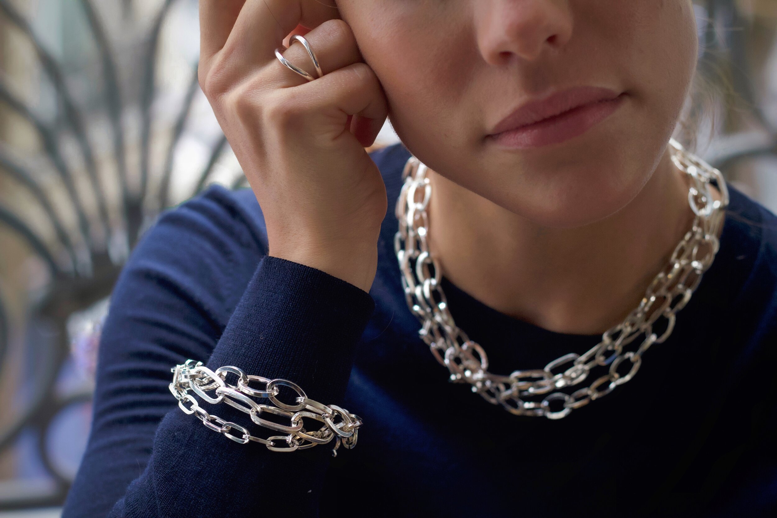 WHY COLLIER BRACELET KISS ARG PORTES.jpg