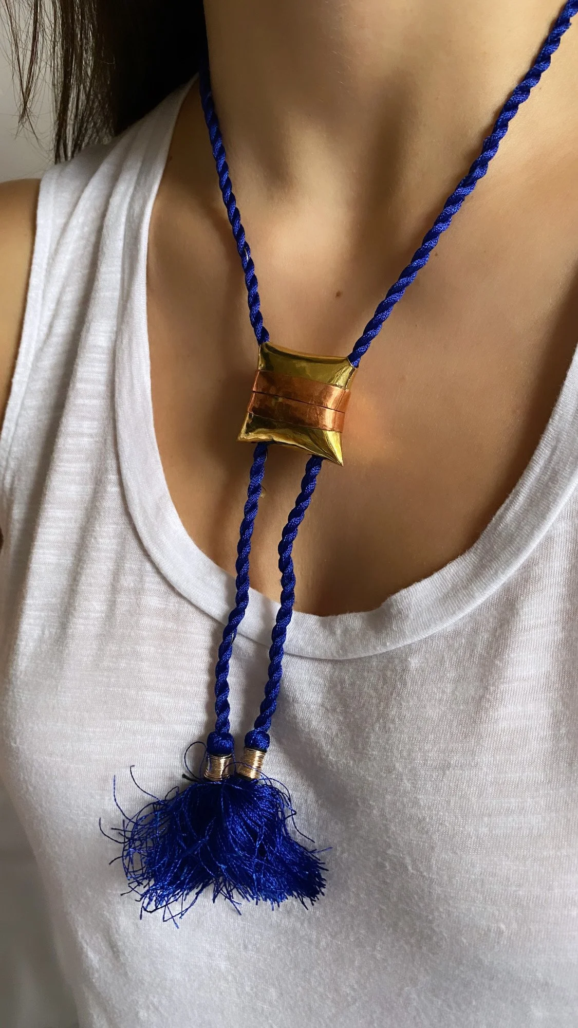 LITTLE BOX BLEUE PORTEE 2.JPG