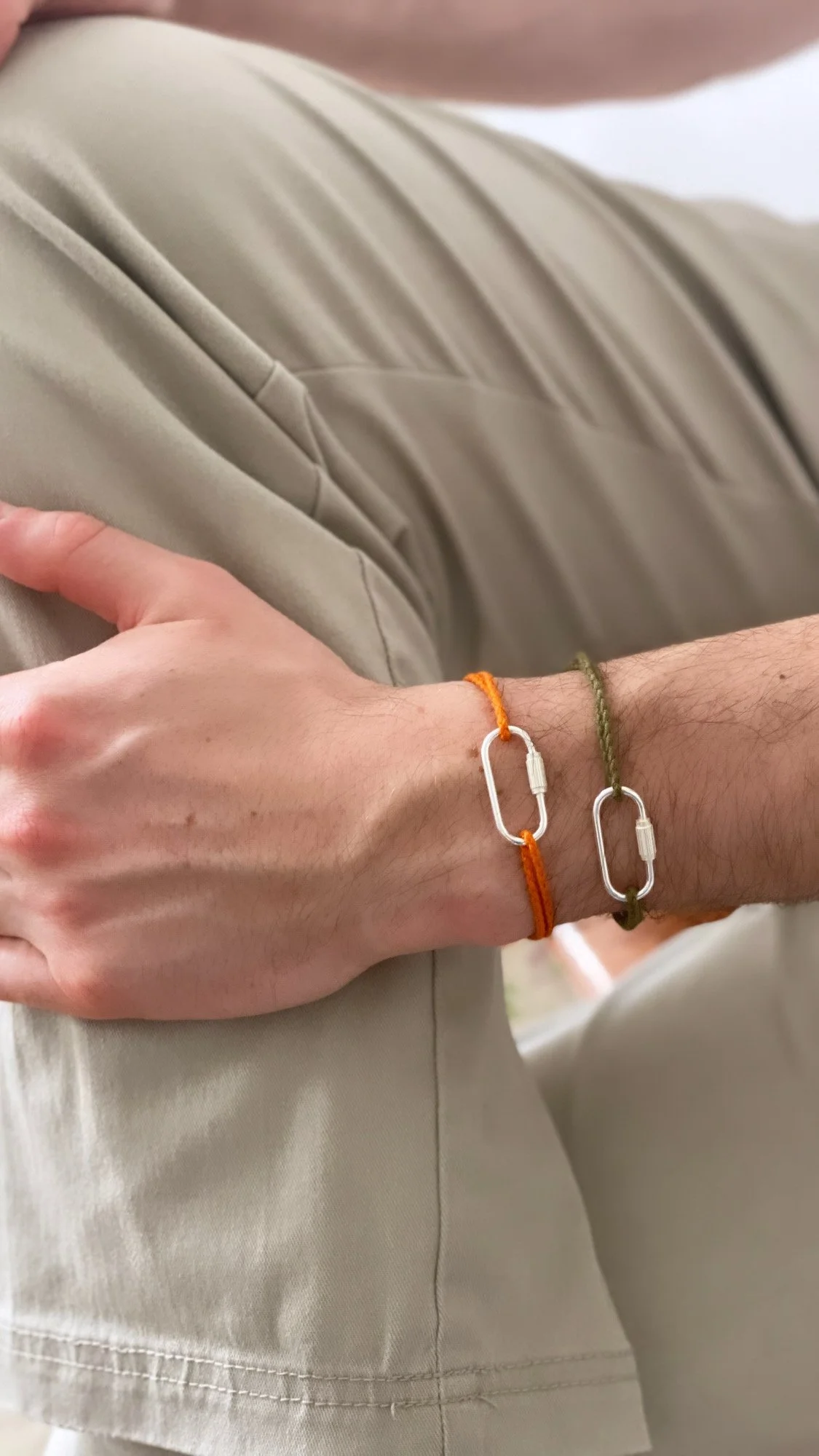 SCREW KAKI ET ORANGE PORTE 5.JPG