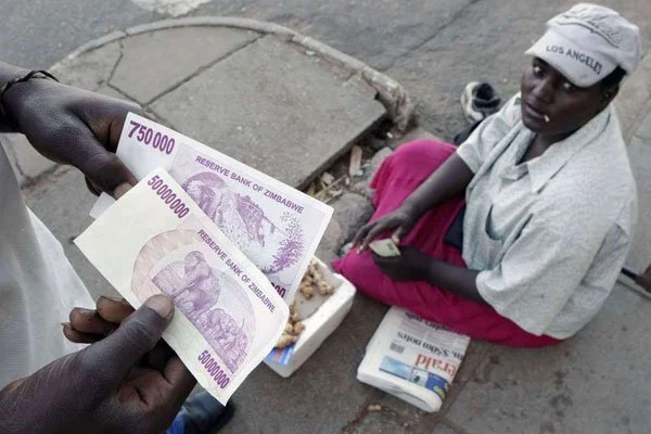 Zimbabwe returns to US dollar 