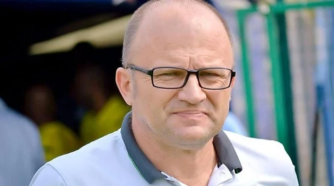 Zimbabwe: Loga's contract could run out before a single game
