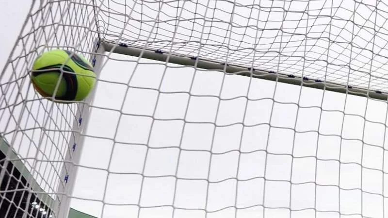 Covid-19: Zambia league resumes after 28 test positive 