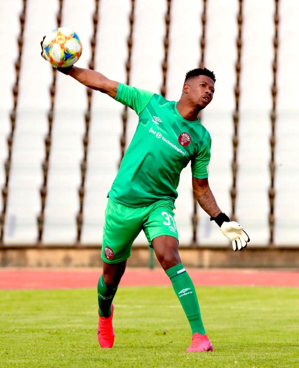 Namibia/South Africa: Vries pens new deal with Swallows