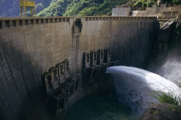 Farms ruined after Mozambique dam opens floodgate