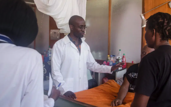 Zambia 'arrests doctors over strike plan'