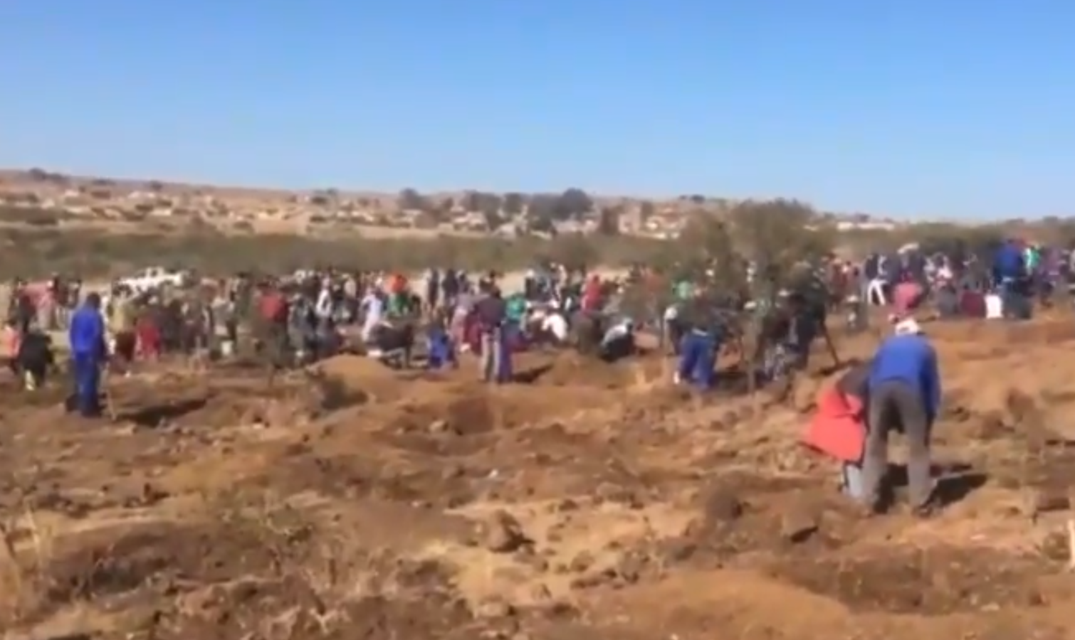 Concern as 'diamond rush' hits South African village