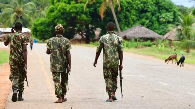Mozambique army rescues over 100 civilians