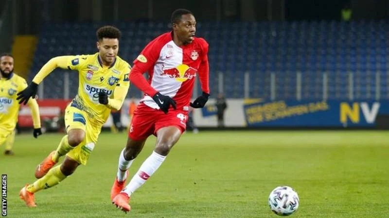 Enock Mwepu: Brighton &amp; Hove Albion sign Red Bull Salzburg midfielder on four-year deal