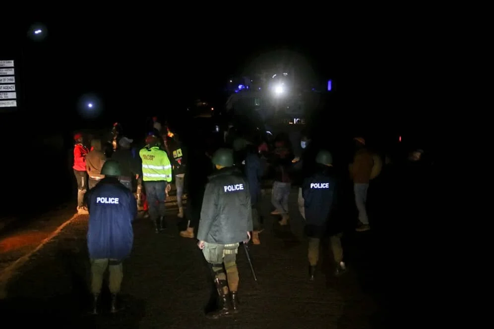 Police block Zambia's opposition leader's entourage