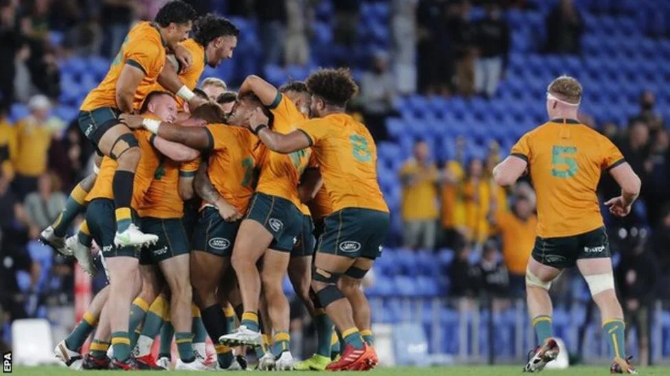 Rugby Championship: Quade Cooper kicks Australia to dramatic win over South Africa