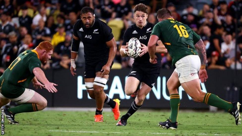 Rugby Championship - New Zealand 19-17 South Africa: All Blacks seal title with late penalty