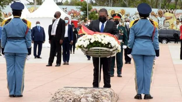 Mozambique president tells militants to surrender