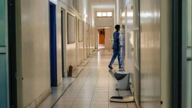 Zimbabwe health workers go on strike for better pay