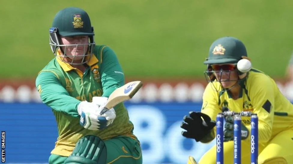 Lizelle Lee: South Africa batter quits internationals with awards and regrets