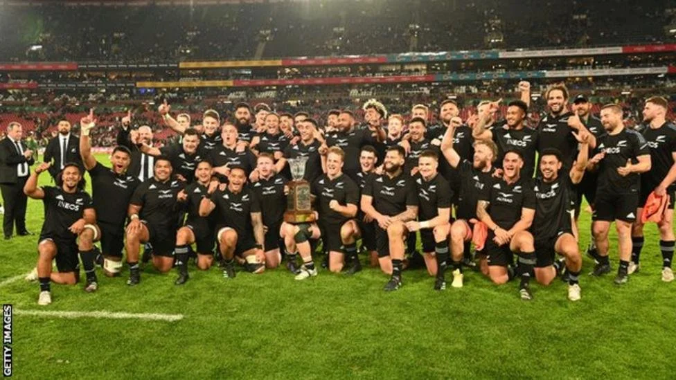 South Africa 23-35 New Zealand: All Blacks end losing streak with dramatic win
