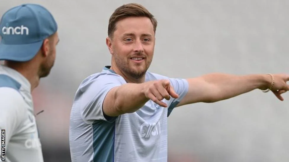 England v South Africa: Ollie Robinson replaces Matthew Potts