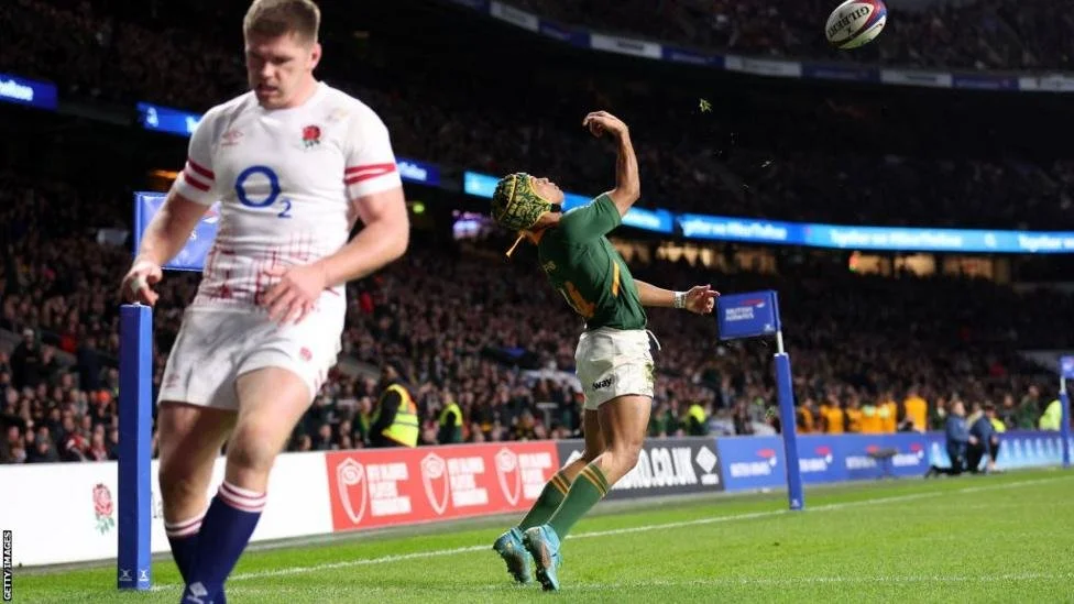 England 13-27 South Africa: Hosts well beaten despite Thomas du Toit red card