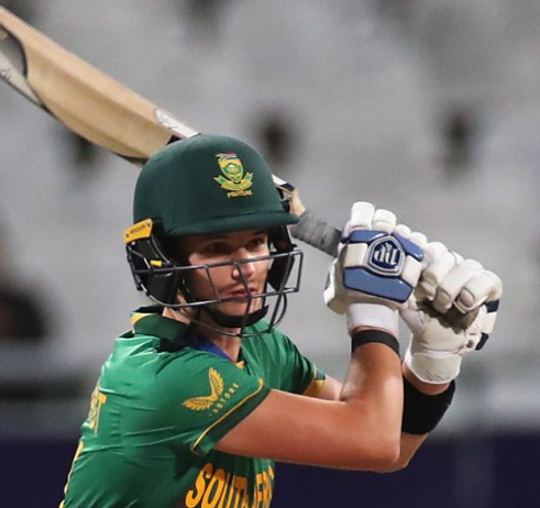 Women's T20 World Cup: South Africa beat Bangladesh to set up England semi-final