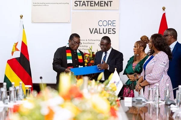 Zimbabwean President Tours Acarp After Zoomlion-Geo Pomona MOU