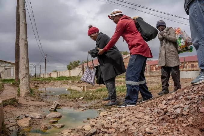 South Africa: Elections 2026 - This Village in the Langkloof Orchards Is Strewn With Rubbish
