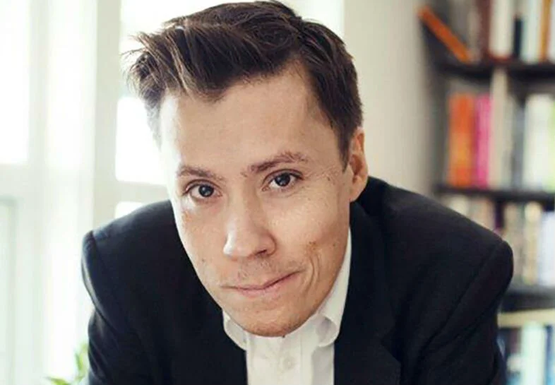 Samtal: Biblioterapi – litteratur för att förstå livet. Kl 14.00, BIO VICTOR Louise Hertzberg samtalar med terapeuten Pia Bergström, journalisten och författaren Eric Rosén och författaren Jan Grue, nominerad till Nordiska rådets litteraturpris. Läs mer