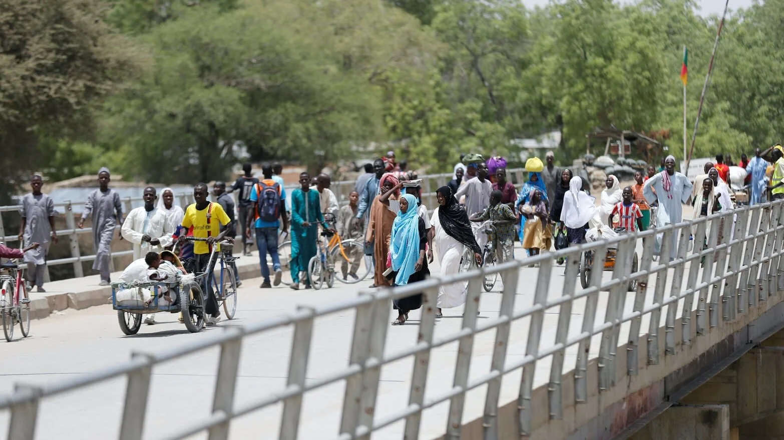 Bomb attack kills dozens on Nigerian border