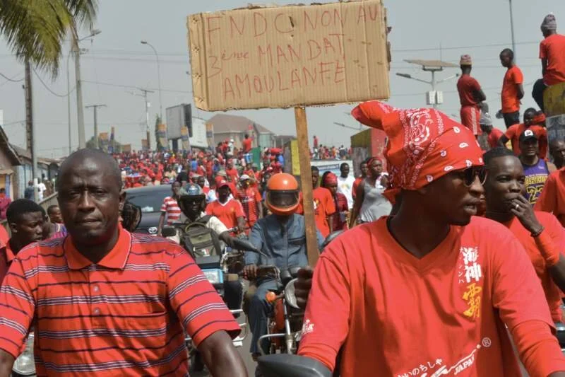 Guinea opposition suspends protests for burials
