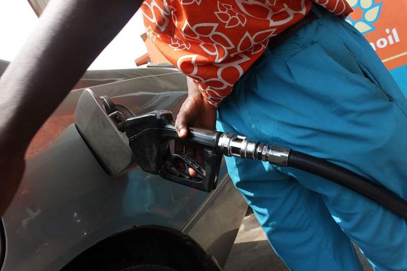 Nigeria to cut price of petrol 