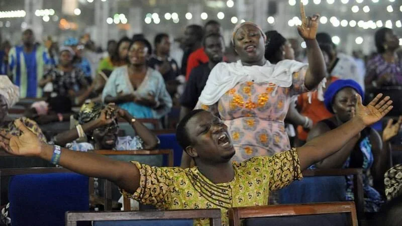 Lagos restricts gatherings to 50 and shuts schools 