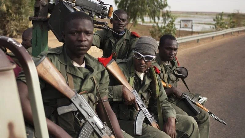 Militants kill 20 Malian soldiers in army base attack 