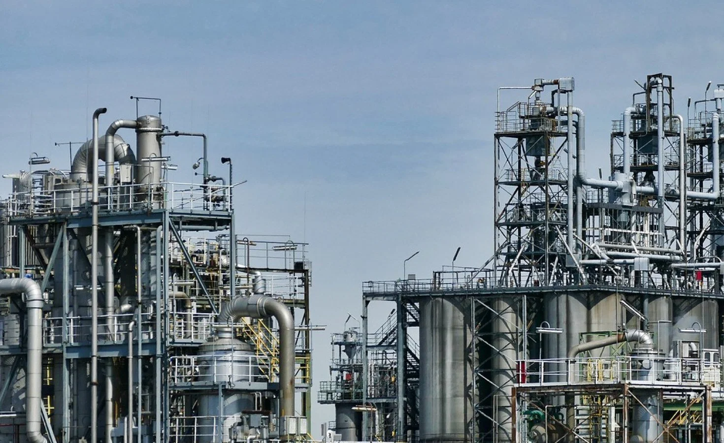 Africa's largest oil refinery opens next year