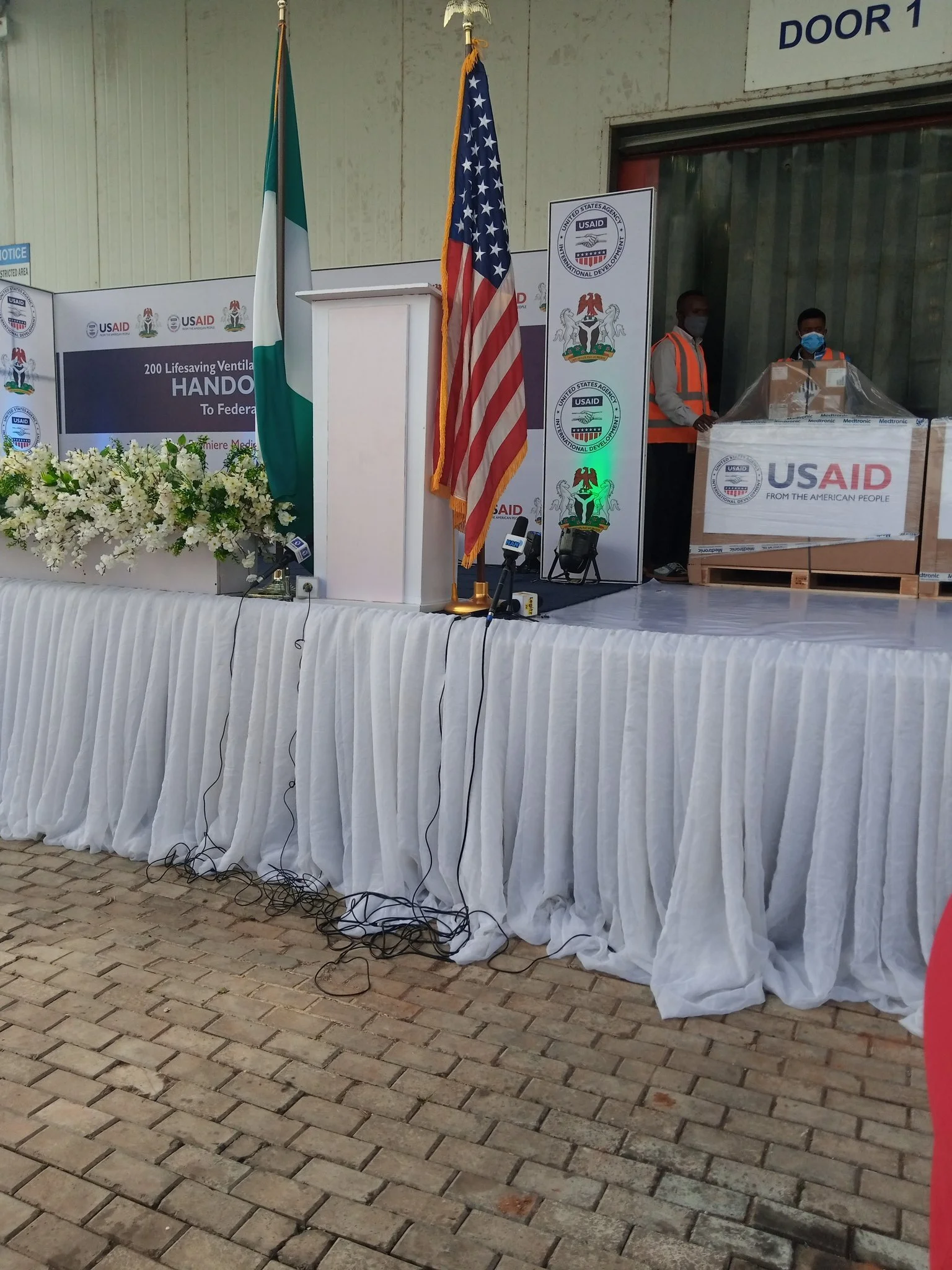 Nigeria receives 200 ventilators from the US