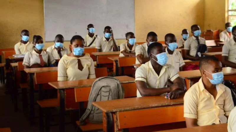 Nigerian high school students begin final exams