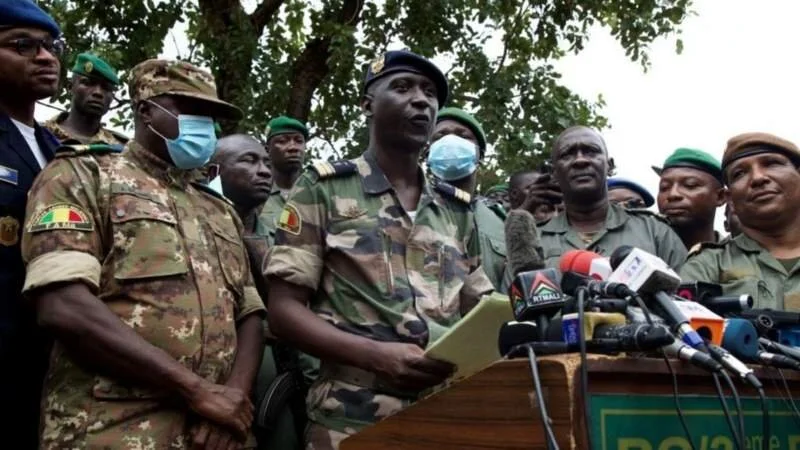Mali coup leaders hold talks with opposition