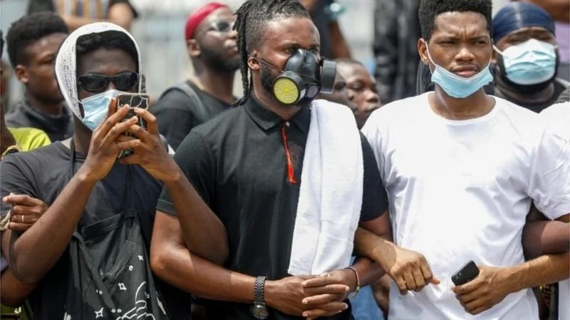 End Sars protest: Nigeria police to free all protesters