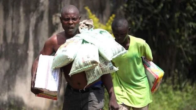 Nigeria arrests 800 after looting and killings