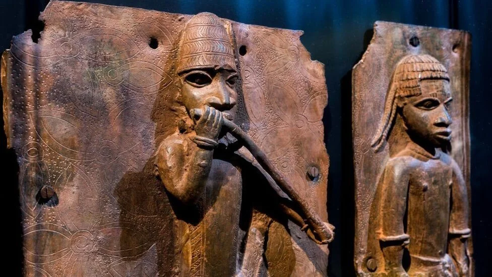Benin Bronzes: Nigeria dispute jeopardises return of artefacts 