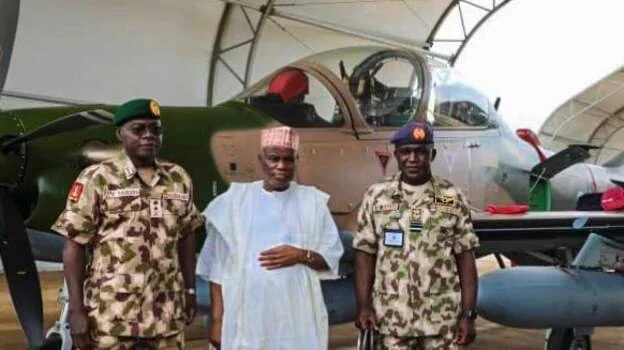 Nigeria receives six planes to fight insurgency 